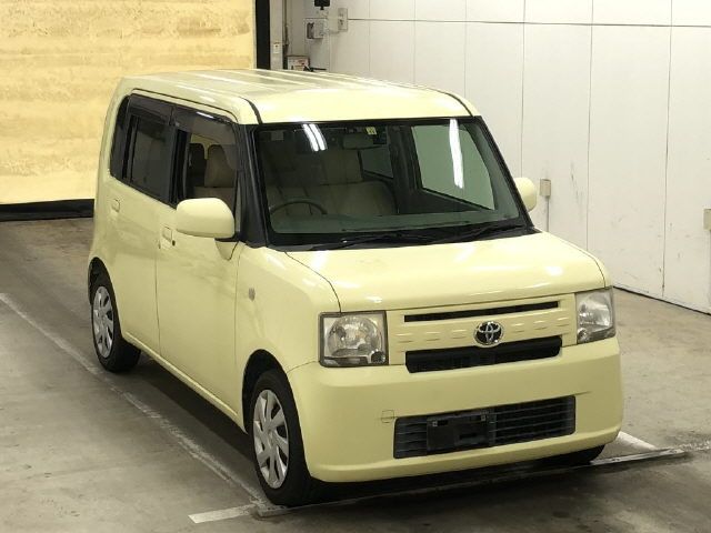 1173 Toyota Pixis space L575A 2012 г. (IAA Osaka)